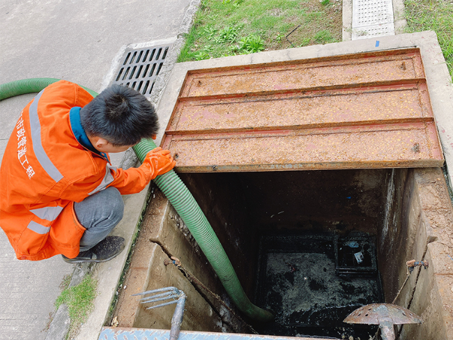 余干抽化粪池